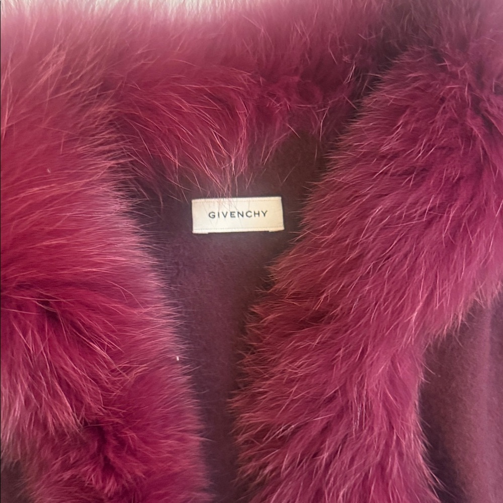 Givenchy Fox fur trimmed cape - Picture 9 of 9